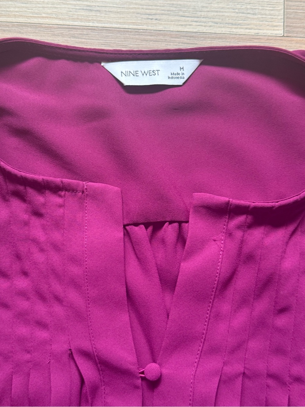 Nine West Pleated Magenta Women’s Blouse - Picture 4 of 6